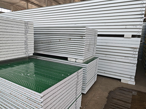 Sandwich panel