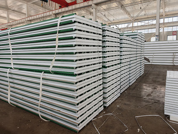 Sandwich panel